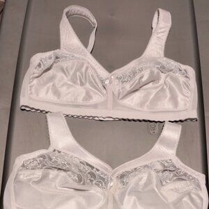 LOT OF 2 Glamorise Wireless Magic Lift White T-shirt Bras Size 40c Style CH490